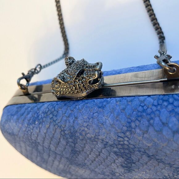 House
of Harlow 1960 Blue Embossed MARLEY Crossbody Clutch NEW - Picture 6 of 8